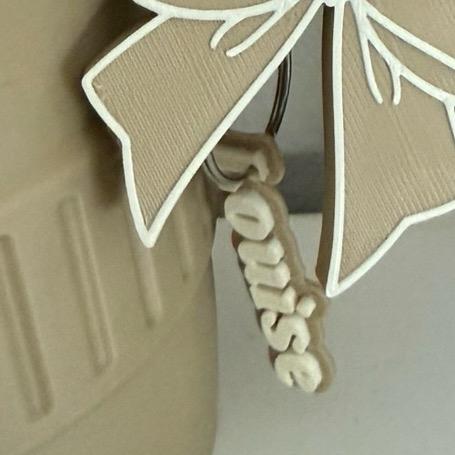 Name keychain, personalised keyring, name tag for bag, name clip for bag and lunch box. Personalised with any name leave note at checkout out with name you would like. 3d printed