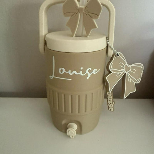 Can cooler, can holder, drink holders with lid and handle holds any 330ml can. Other colours to choose from Drinkware Colorful Printed. Keyring not included but can be brought separately. Add on option to include can opener and straw topper.