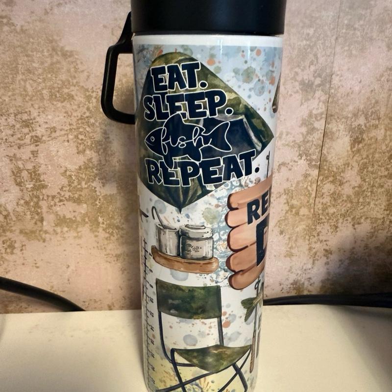 Reel Cool Dad 20oz Double Walled Insulated Tumbler for Hot and Cold Drinks with Flip Up Lid Perfect Father's Day Gift for Any Dad who Loves Fishing