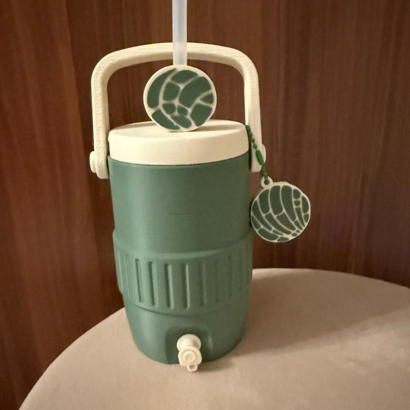 Can cooler, can holder, drink holders with lid and handle holds any 330ml can. Other colours to choose from Drinkware Colorful Printed. Keyring not included but can be brought separately. Add on option to include can opener and straw topper.