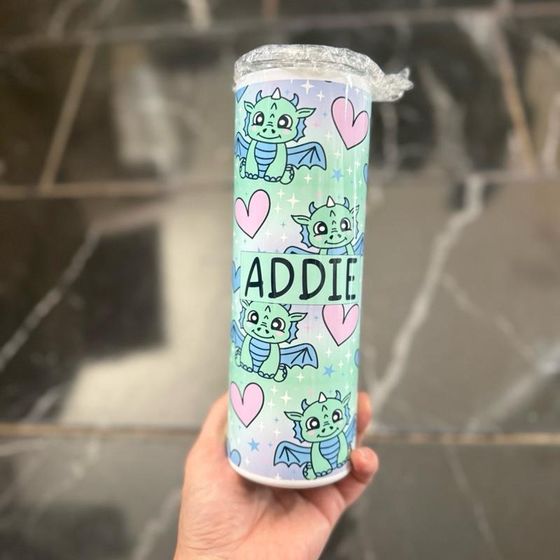 Personalised Cute 20oz dragon tumbler with two different lids available, a flip up lid and a lid and straw  for hot and cold drinks